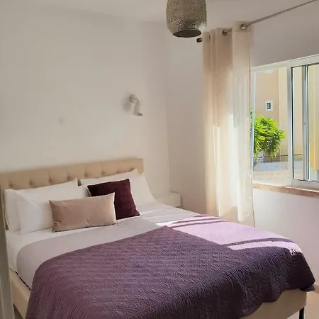 Comfortable And Cozy One Bedroom Flat In Lägenhet *