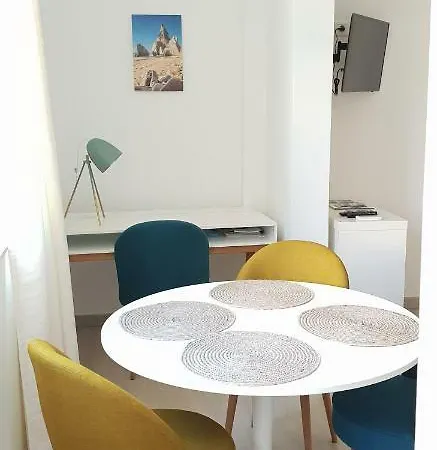 Comfortable And Cozy One Bedroom Flat In