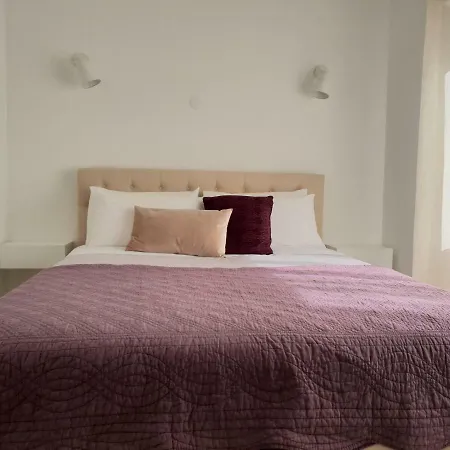 Апартаменты Comfortable And Cozy One Bedroom Flat In *